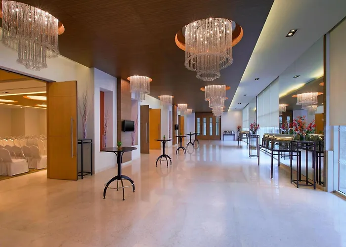 Four Points By Sheraton Hotel And Serviced Apartments Pune