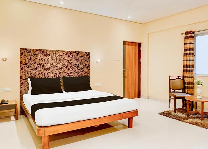 Hotel O Tiranga Residency